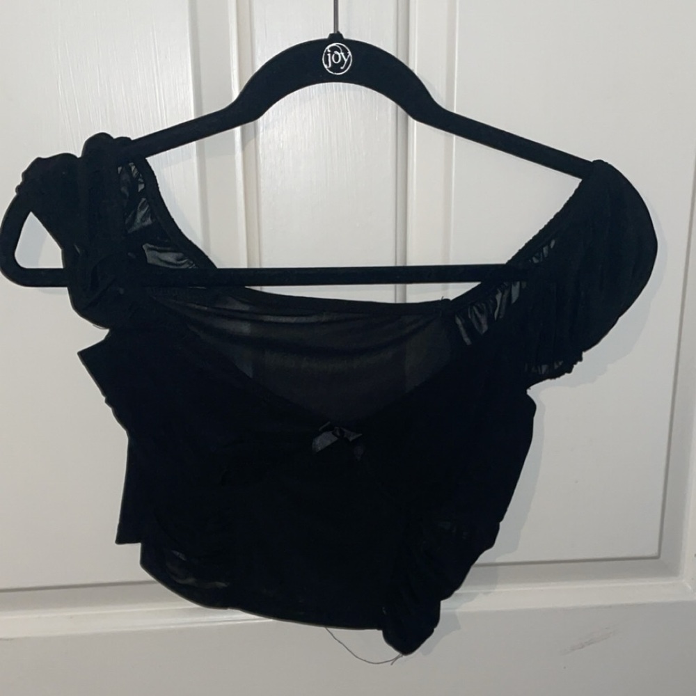 black cropped mesh top